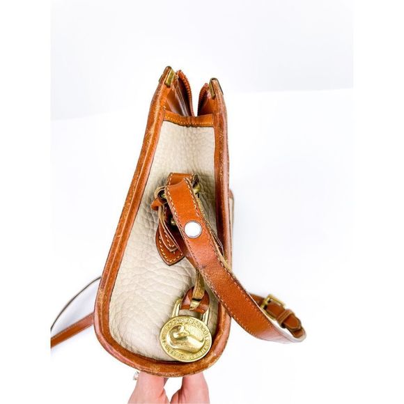 Dooney and Bourke Vintage Ivory and Tan Leather Crossbody Bag - Picture 9 of 12